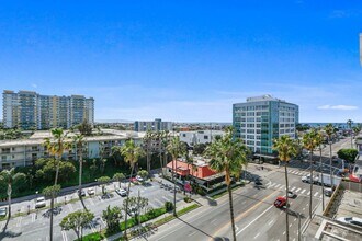 Marina Tower in Marina Del Rey, CA - Foto de edificio - Building Photo