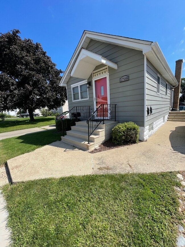 property at 1708 N Center St