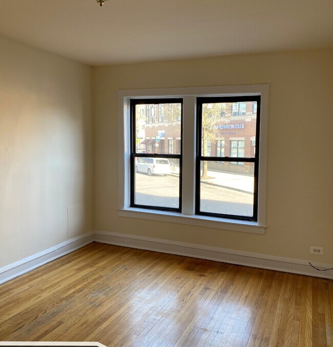 2706 N Spaulding Ave in Chicago, IL - Foto de edificio - Building Photo