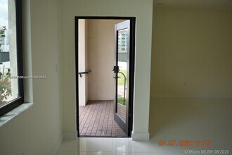 4640 NW 84th Ave in Doral, FL - Building Photo - Building Photo