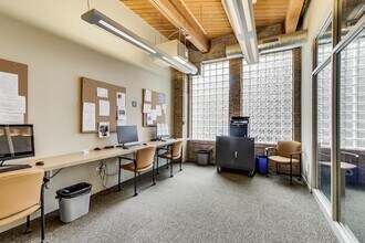 1040 W Adams St, Unit 467 in Chicago, IL - Building Photo - Building Photo