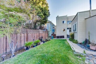 22 Yosemite Ave in Oakland, CA - Building Photo - Building Photo