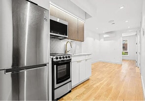 223 E 96th St in New York, NY - Building Photo