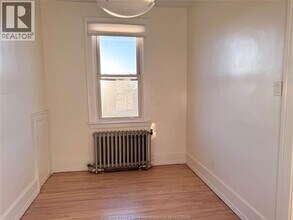 710 Giles Blvd E in Windsor, ON - Building Photo - Building Photo