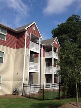 Seversville Apartments in Charlotte, NC - Foto de edificio - Building Photo