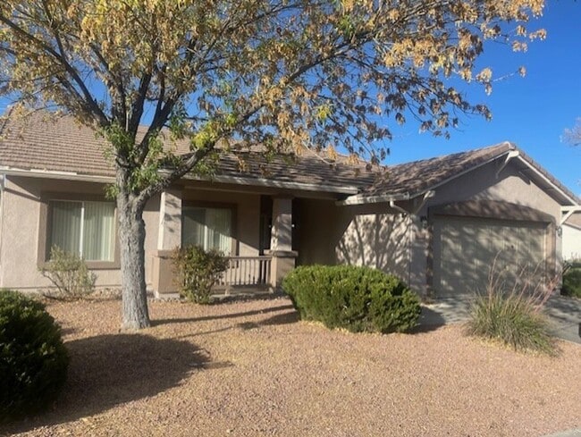 1690 W Wagon Wheel Rd in Cottonwood, AZ - Building Photo - Building Photo