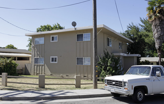 1745 Lemon St in Vallejo, CA - Foto de edificio - Building Photo