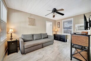 72 Gulf Blvd in Indian Rocks Beach, FL - Building Photo