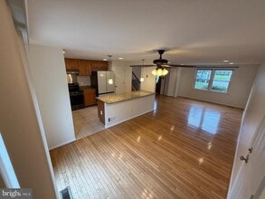 5056 Kenerson Dr in Fairfax, VA - Building Photo - Building Photo