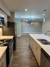 8003 Woodway Dr in Houston, TX - Building Photo - Building Photo