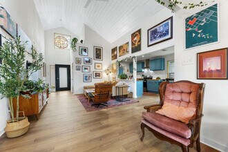 4966 Bundyhill Dr in Austin, TX - Building Photo - Building Photo