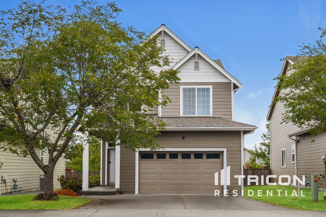 18303 113th Ave E in Puyallup, WA - Building Photo