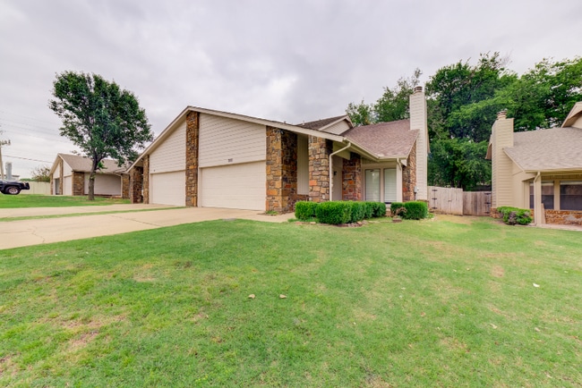 7012 S 78th E Ave in Tulsa, OK - Building Photo - Building Photo