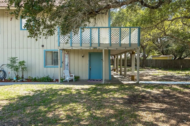 120 Retama Ln in Rockport, TX - Building Photo - Building Photo