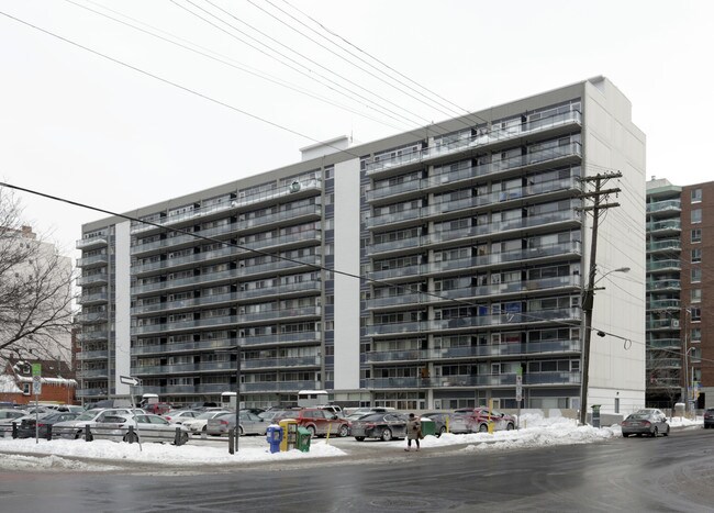 Wentworth Plaza in Ottawa, ON - Building Photo - Building Photo