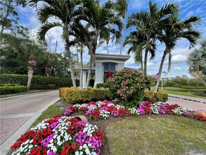 1035 Tarpon Cove Dr in Naples, FL - Building Photo - Building Photo