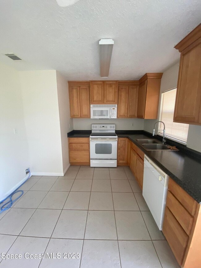 1642 Pine Hill Dr in Melbourne, FL - Building Photo - Building Photo