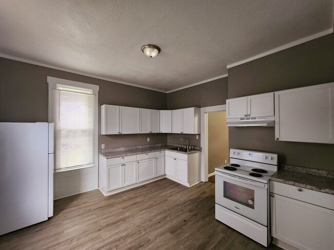 property at 401-403 S Jackson St