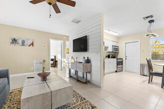 630 Allen Ave in Delray Beach, FL - Foto de edificio - Building Photo