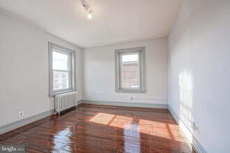 1525 Tasker St in Philadelphia, PA - Building Photo - Building Photo