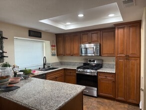 1006 Stickney Cir in Redlands, CA - Building Photo - Building Photo