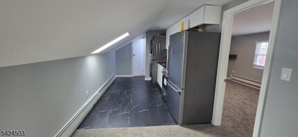 941 W Front St, Unit 2 in Plainfield, NJ - Foto de edificio - Building Photo