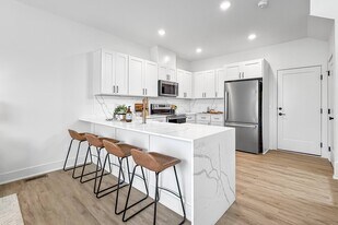 The Flats at West Glen in West Des Moines, IA - Building Photo