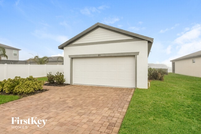 721 Ladyfish Ln in New Smyrna Beach, FL - Building Photo - Building Photo