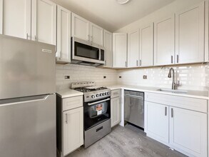 508 W Belmont Ave in Chicago, IL - Building Photo - Building Photo