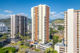 Hale Kulanui in Honolulu, HI - Building Photo