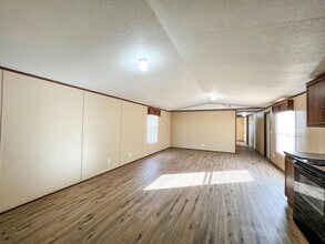 1166 Ramble Hills in Canyon Lake, TX - Building Photo - Building Photo