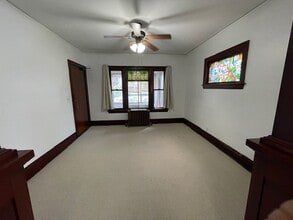2539 Quincy St NE, Unit 2539 Unit in Minneapolis, MN - Foto de edificio - Building Photo