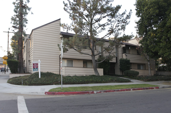 Kling Apartments in North Hollywood, CA - Building Photo - Building Photo