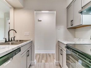 1116 Top-O-Hollow Rd in Ames, IA - Foto de edificio - Building Photo