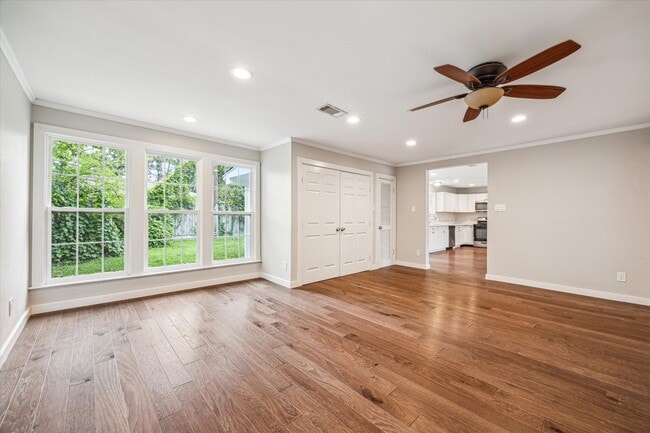 property at 2006 Du Barry Ln