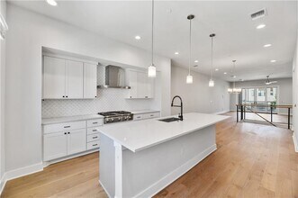 4611 Unity Cir in Austin, TX - Foto de edificio - Building Photo