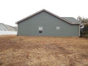 305 Sliding Rock Dr in Pendleton, SC - Building Photo - Building Photo