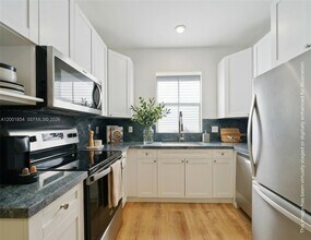 2976 Bird Ave in Miami, FL - Building Photo - Building Photo