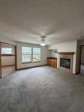 2105 S 5th St in Leavenworth, KS - Foto de edificio - Building Photo