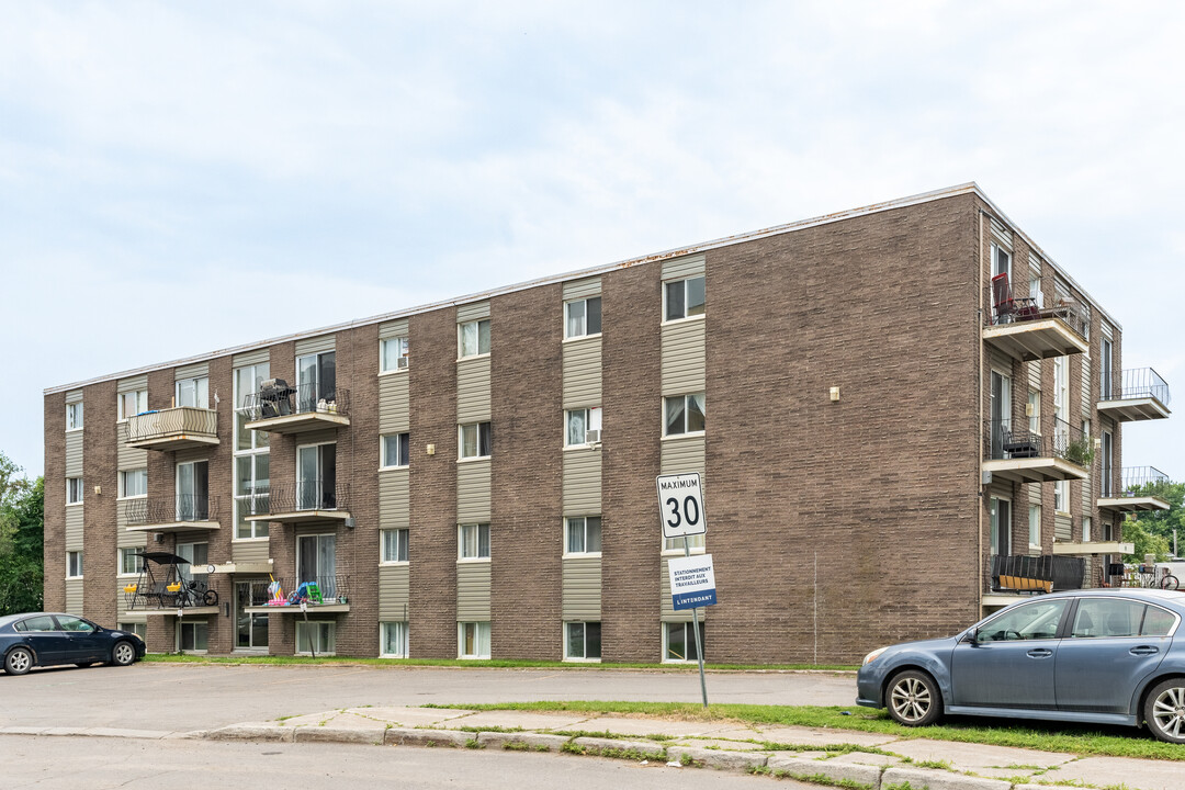 1893 Père-Lelièvre Boul in Québec, QC - Building Photo