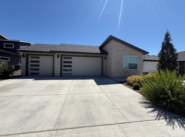 property at 1429 W Tiger Eye St