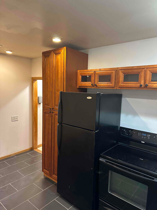 127 Washington Ave-Unit -2 in Endicott, NY - Building Photo