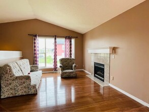 127 Saddlemont Way NE in Calgary, AB - Building Photo - Building Photo