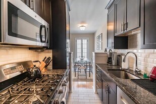 2130 LOCUST STREET in Philadelphia, PA - Building Photo