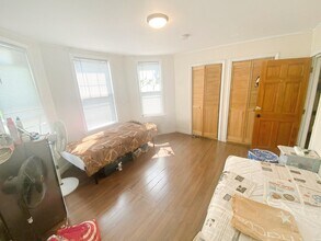 739 Parker St, Unit 2 in Boston, MA - Building Photo - Building Photo