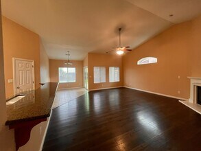 2340 Catavee Ave in Tulare, CA - Building Photo - Building Photo