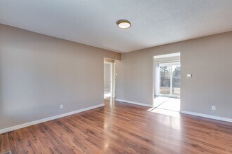 3007 E Southfork Ct in Wichita, KS - Building Photo - Building Photo