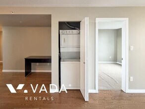 4182 Dawson St in Burnaby, BC - Building Photo - Building Photo