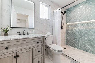 2138 Reed Ave in San Diego, CA - Building Photo - Building Photo