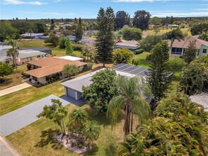 60 Golfview Rd in Rotonda West, FL - Building Photo - Building Photo